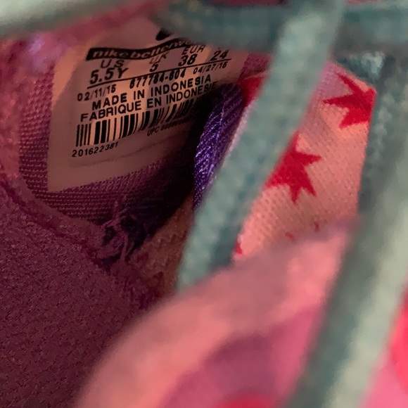 Nike (5.5Y) - Picture 9 of 9